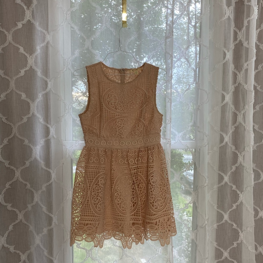 Sleeveless Lace Dress